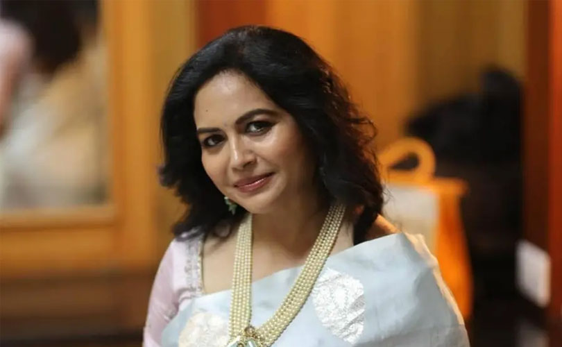 സിഗരറ്റിന്റെ വെളിച്ചമാണ് സ്വാതന്ത്ര്യത്തിലേക്കുള്ള ദീപശിഖയെന്ന് ചിലർ കരുതുന്നു;  ഇഷ്ടമുള്ള വസ്ത്രം ധരിക്കുന്നതുകൊണ്ട് മാത്രം ഫെമിനിസം നിർവചിക്കാനാകില്ലെന്നും ​ഗായിക സുനിത