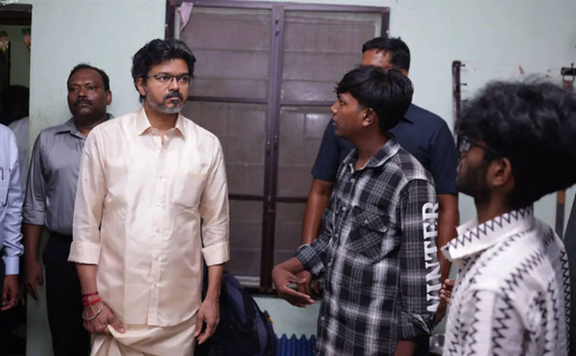 ആദി ദ്രാവിഡർ വിദ്യാത്ഥികളുടെ ഹോസ്റ്റലിൽ മിന്നൽ പരിശോധന നടത്തിയ 'ദളപതി' വിജയ്