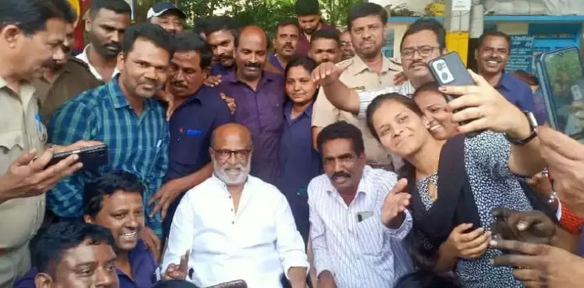 വര്‍ഷങ്ങള്‍ക്ക് മുമ്പ് താൻ ജോലി ചെയ്ത അതേ ബസ് ഡിപ്പോയില്‍ അപ്രതീക്ഷിത സന്ദര്‍ശനം നടത്തി സൂപ്പര്‍സ്റ്റാര്‍ രജനികാന്ത്